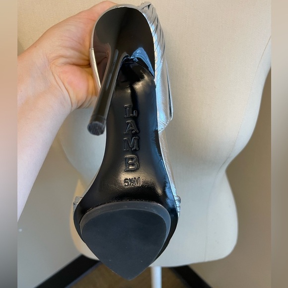 L.A.M.B. High heeled brushed metallic rustic closed toed shoes women’s size 5.5 - Picture 4 of 8